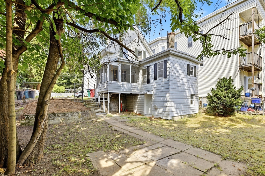 46 Arlington St, Lowell, MA Photo #36