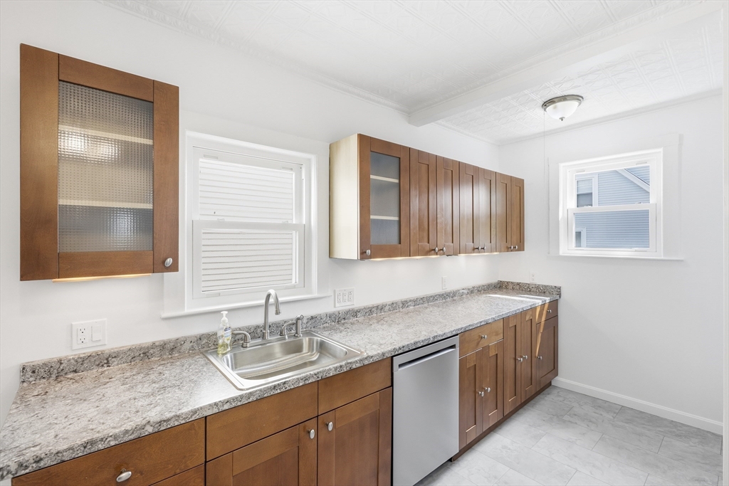 46 Arlington St, Lowell, MA Photo #21