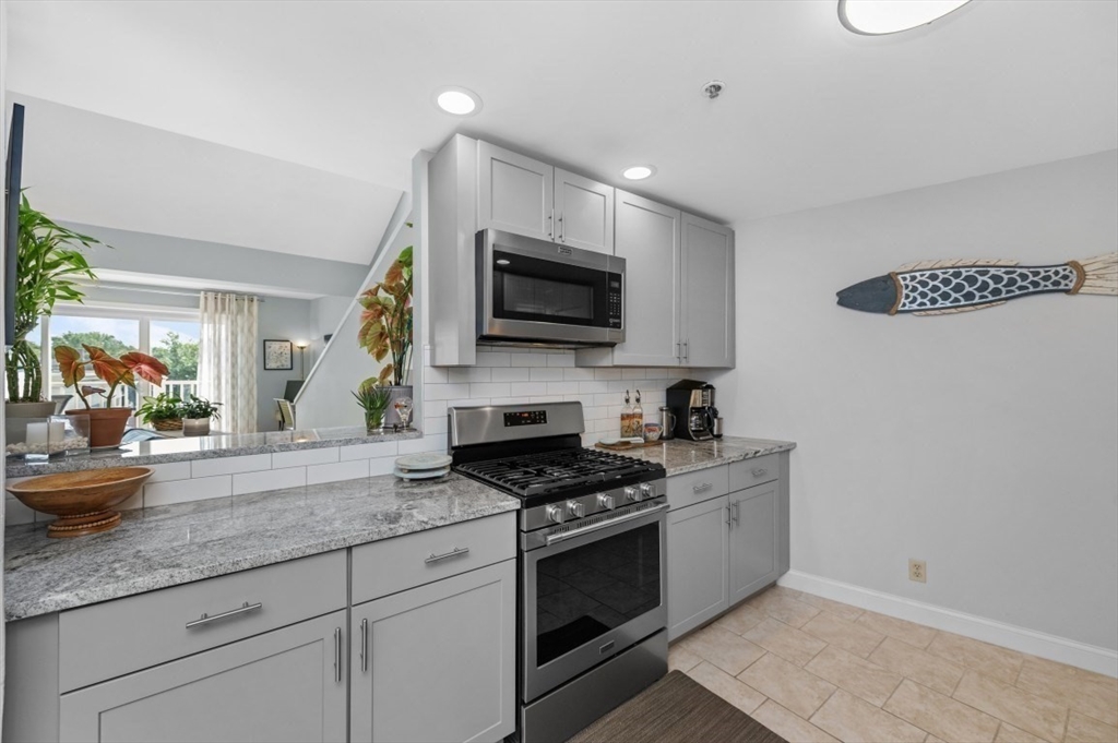 348 Rantoul St 305