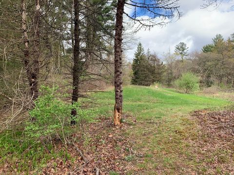 3 Howarth Rd Oxford MA 01540