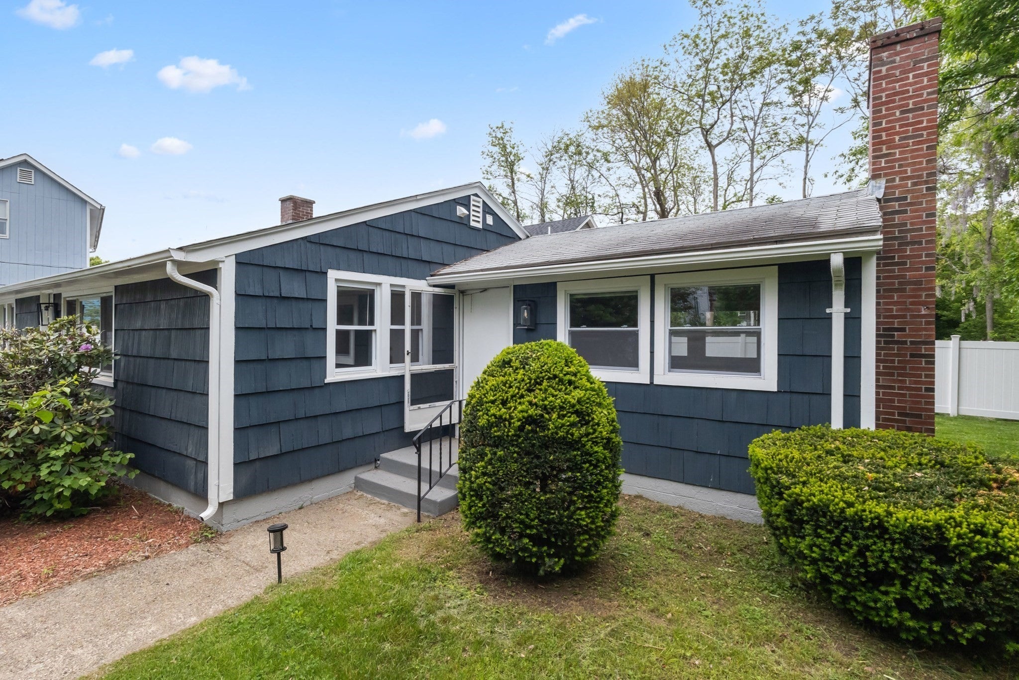 5 Phoenix St, Worcester MA 01604