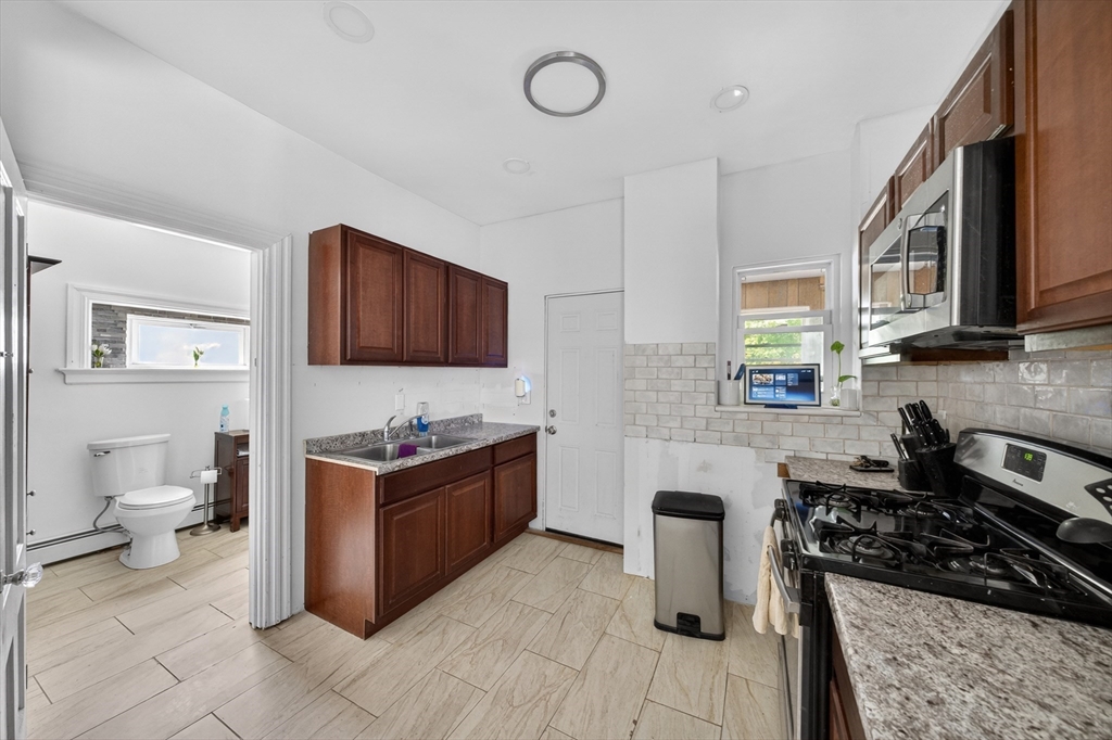 293 Swan St, Providence, RI Photo #8