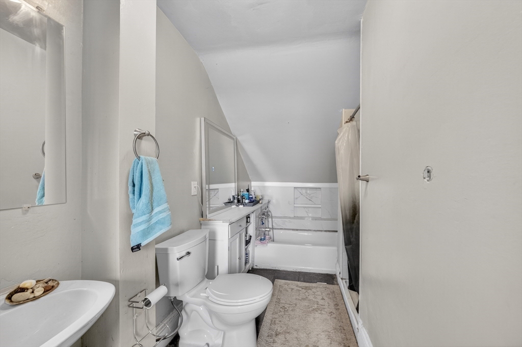 293 Swan St, Providence, RI Photo #20