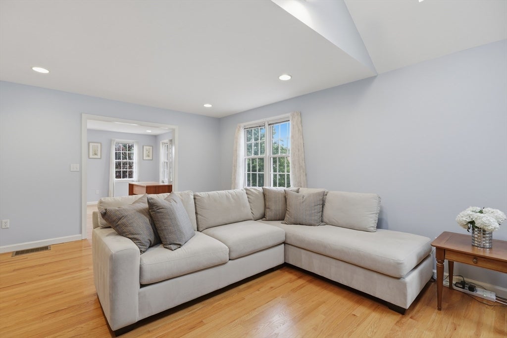 38 Trowbridge Lane, Shrewsbury, MA, 38 Trowbridge Lane, Shrewsbury, MA Photo #5