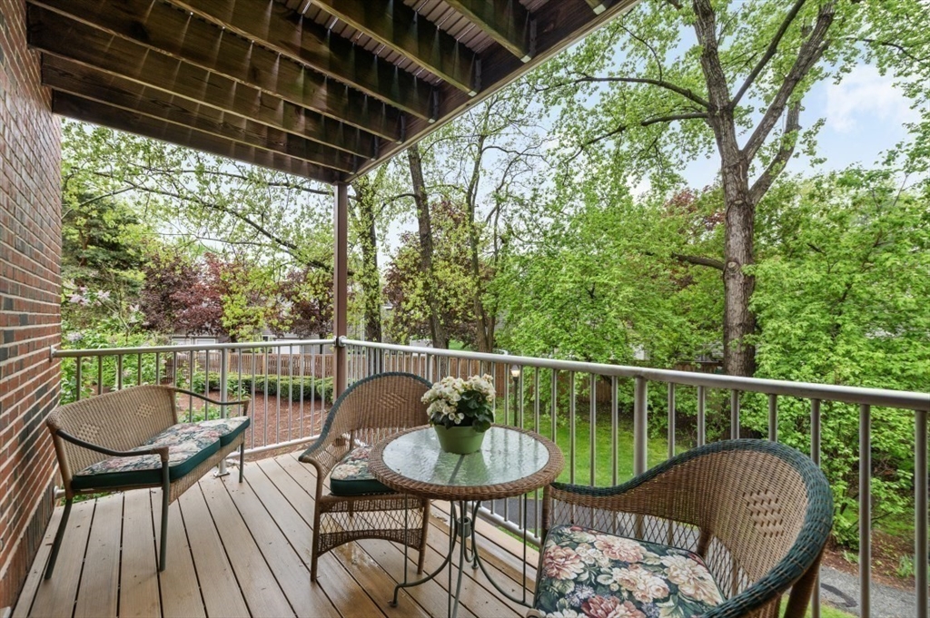 Winchester, Massachusetts 01890, United States, 2 Bedrooms Bedrooms, ,3 BathroomsBathrooms,Residential,Active,124798