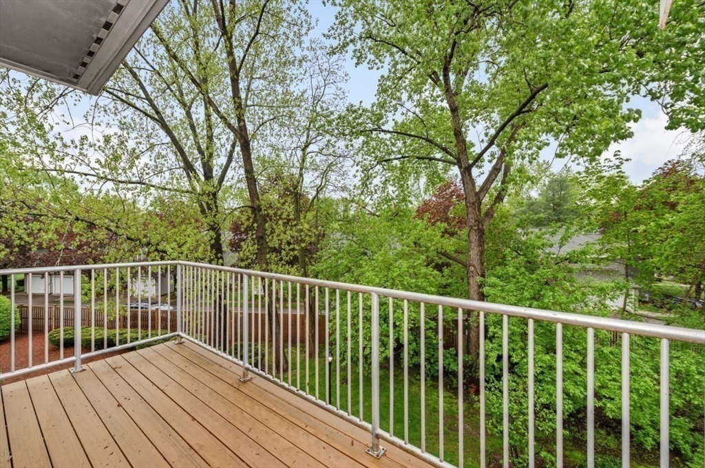 Winchester, Massachusetts 01890, United States, 2 Bedrooms Bedrooms, ,3 BathroomsBathrooms,Residential,Active,124798