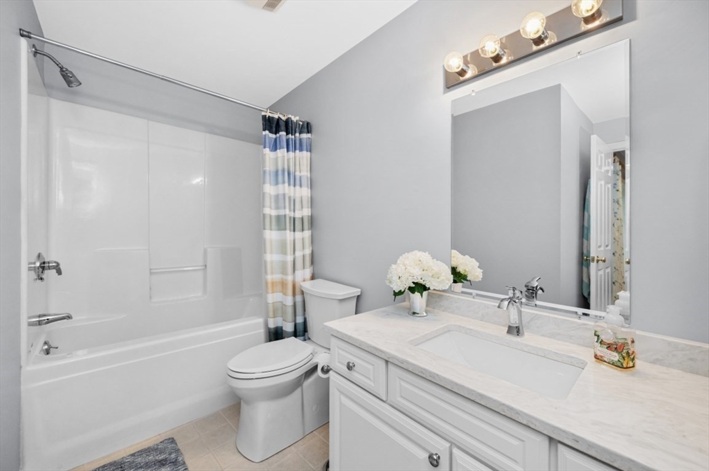 Winchester, Massachusetts 01890, United States, 2 Bedrooms Bedrooms, ,3 BathroomsBathrooms,Residential,Active,124798