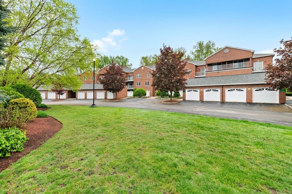 Winchester, Massachusetts 01890, United States, 2 Bedrooms Bedrooms, ,3 BathroomsBathrooms,Residential,Active,124798