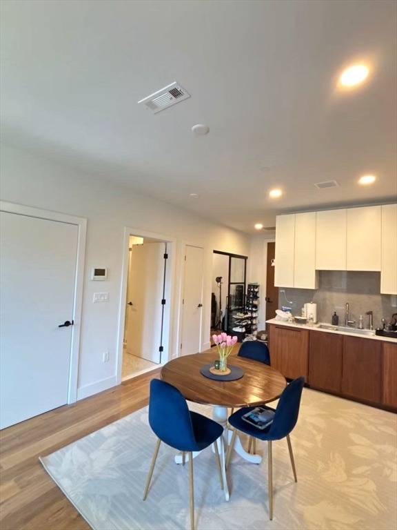 566 Columbus Ave 412