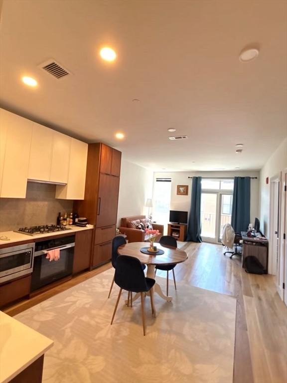 566 Columbus Ave 412