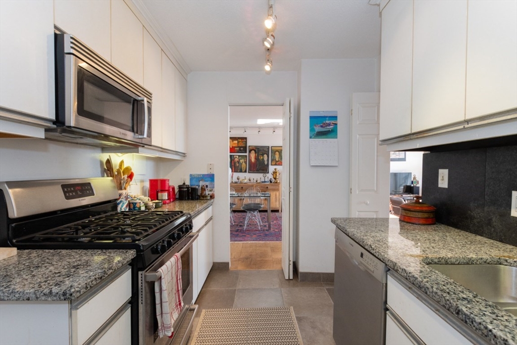 77 Pond Ave 1506