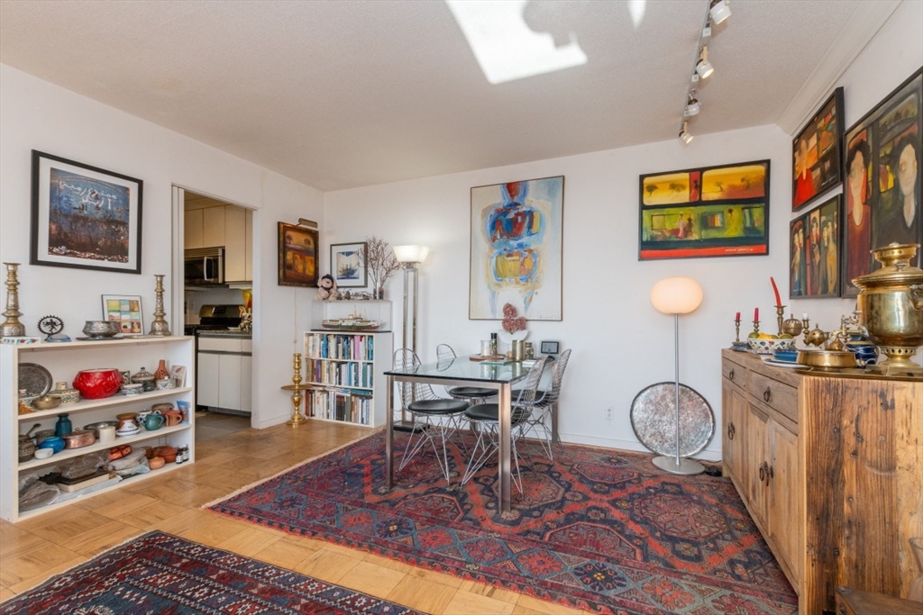 77 Pond Ave 1506