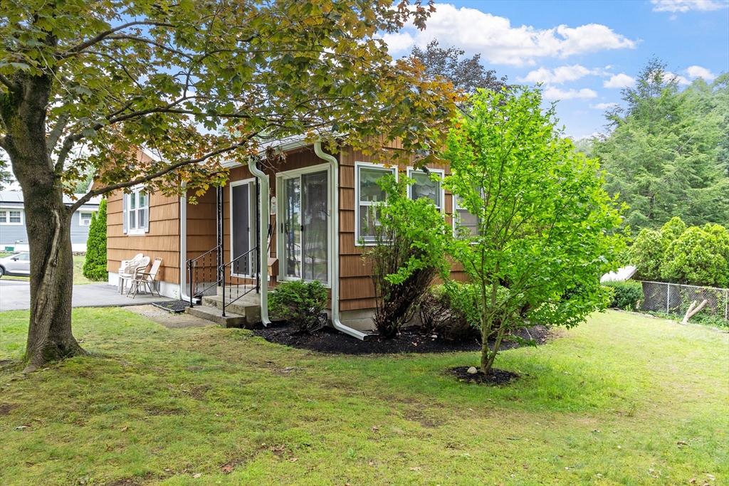 55 Lisa Dr