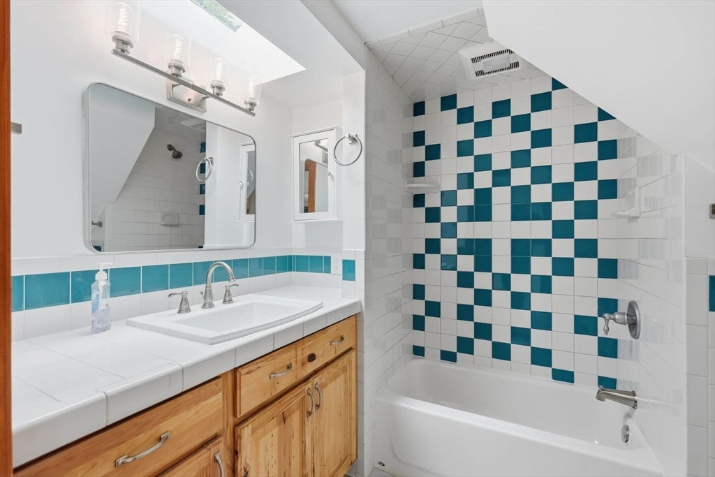 216 Crest Ave, Revere, MA, 216 Crest Ave, Revere, MA Photo #15
