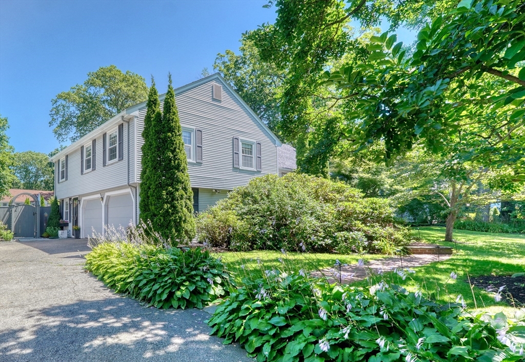 65 Sherburne Rd S