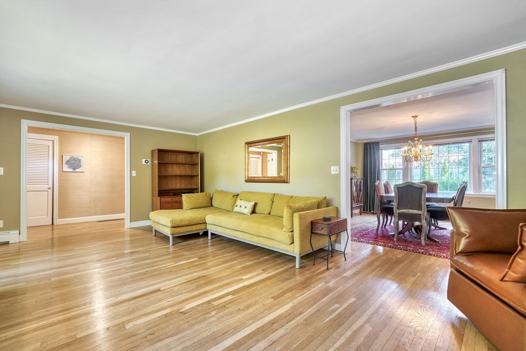 65 Sherburne Rd S