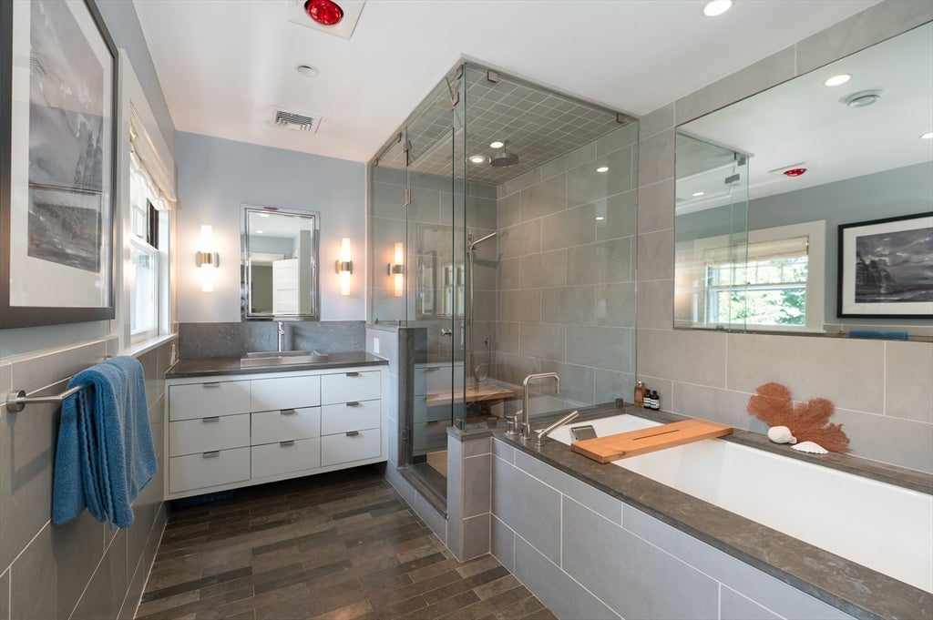 8 Brier Rd, Gloucester, MA, 8 Brier Rd, Gloucester, MA Photo #23
