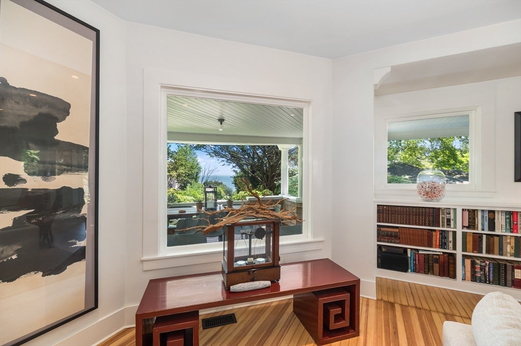 8 Brier Rd, Gloucester, MA, 8 Brier Rd, Gloucester, MA Photo #11
