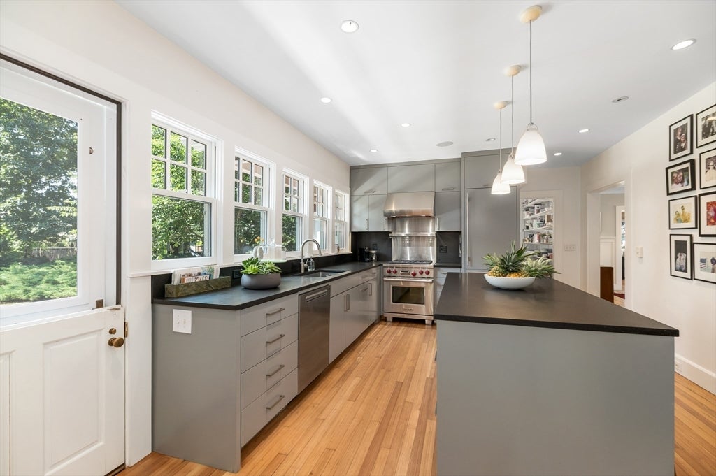8 Brier Rd, Gloucester, MA, 8 Brier Rd, Gloucester, MA Photo #14