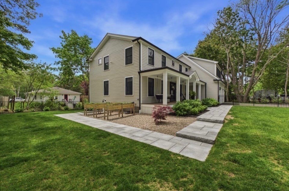 11 Vinal Ave
