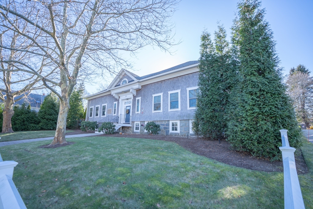 278 Court Street 101