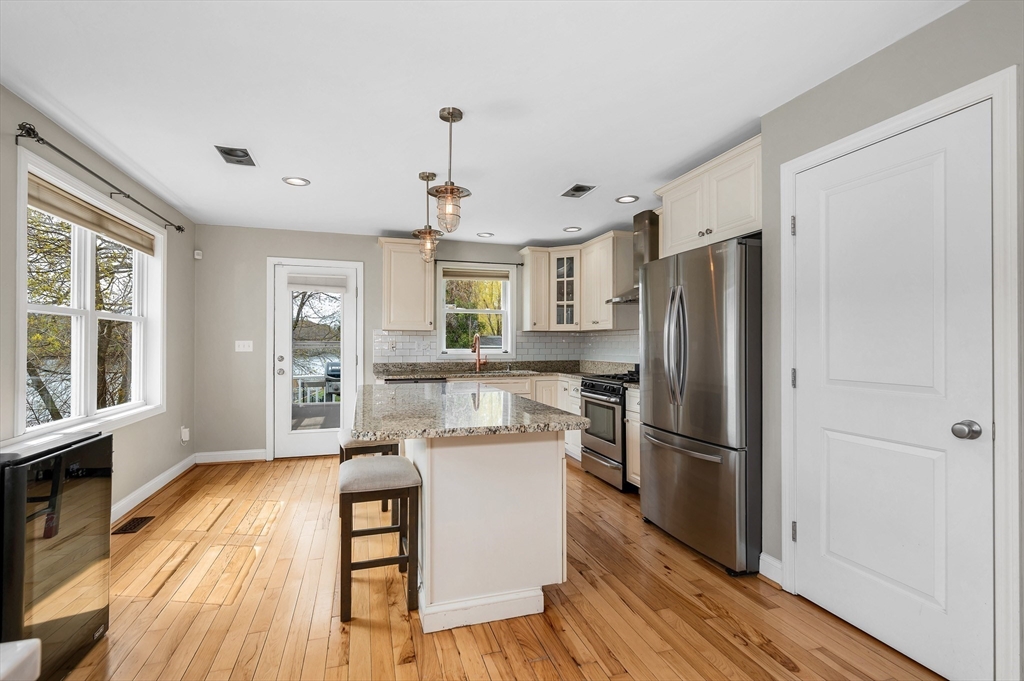 821 Merrimack Ave, Dracut, MA Photo #4