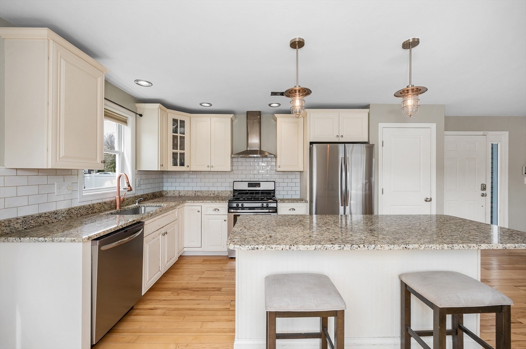 821 Merrimack Ave, Dracut, MA Photo #5