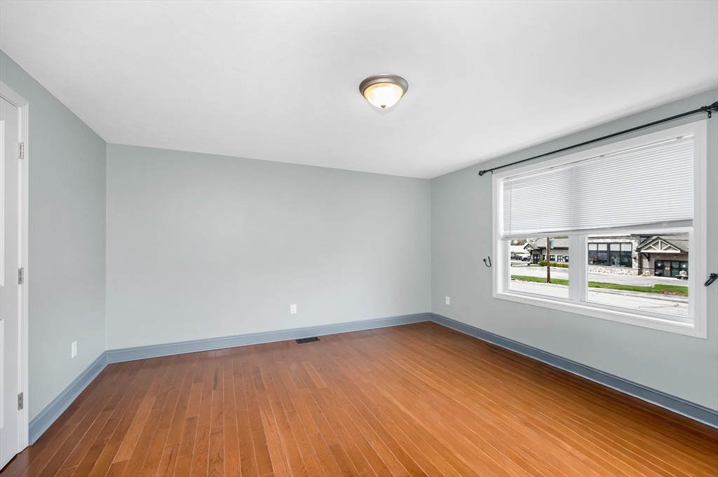 821 Merrimack Ave, Dracut, MA Photo #18