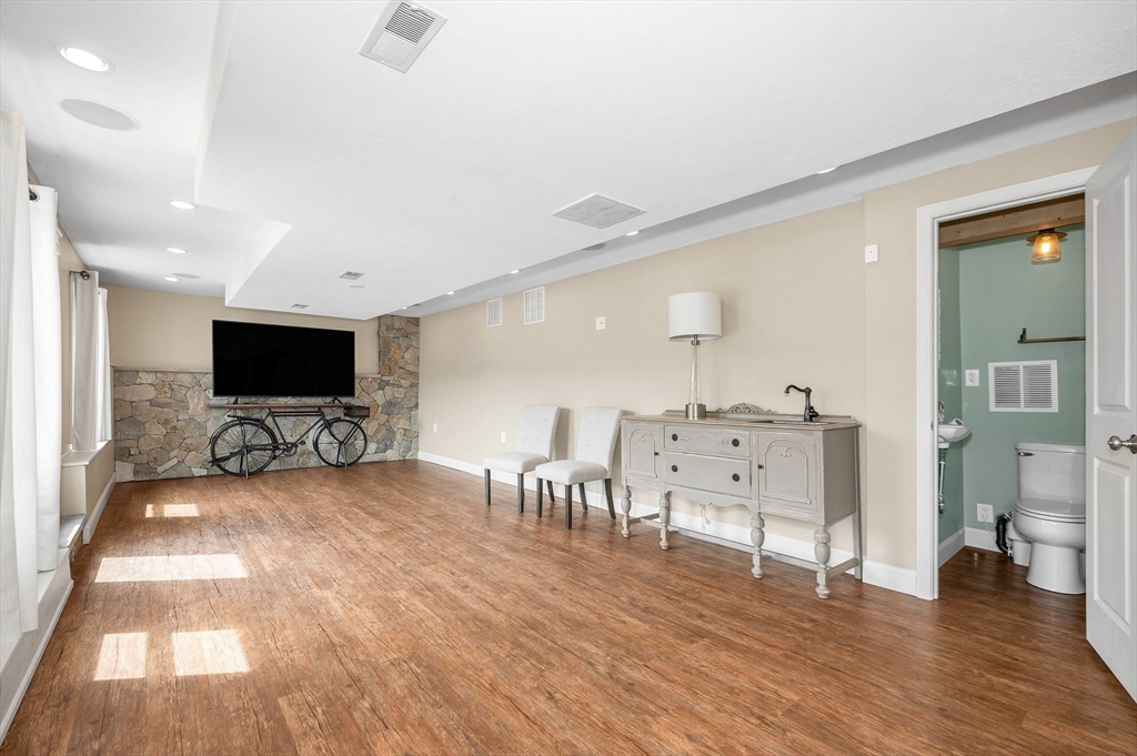 821 Merrimack Ave, Dracut, MA Photo #24