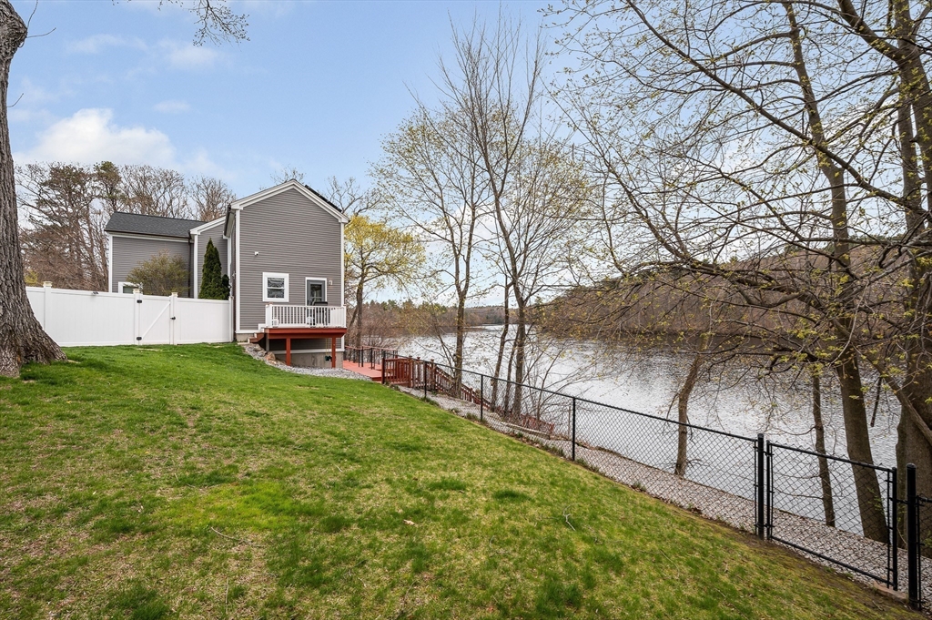 821 Merrimack Ave, Dracut, MA Photo #34
