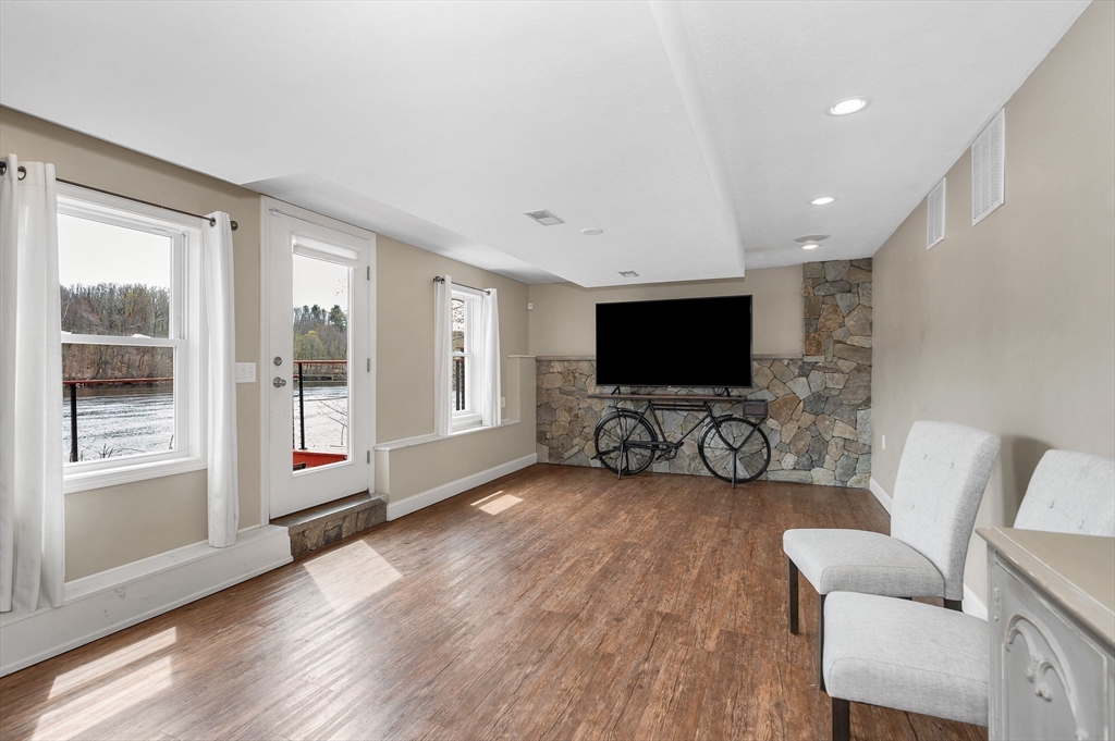 821 Merrimack Ave, Dracut, MA Photo #23