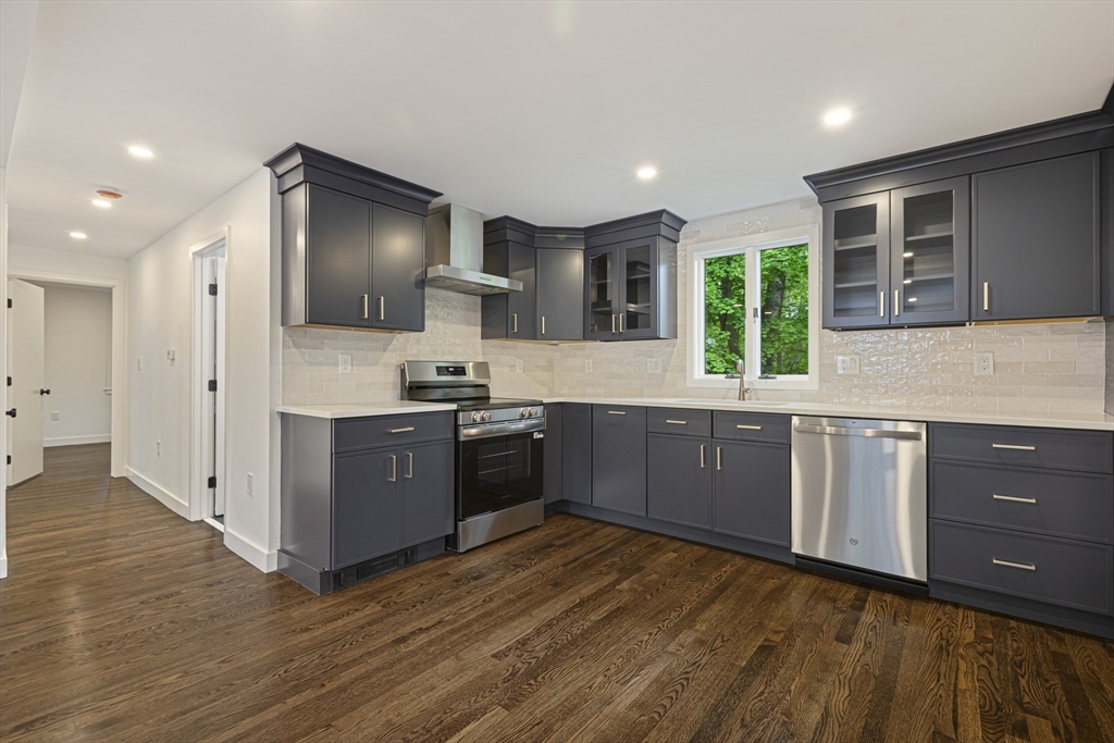 53 Highland St, Walpole, MA Photo #8