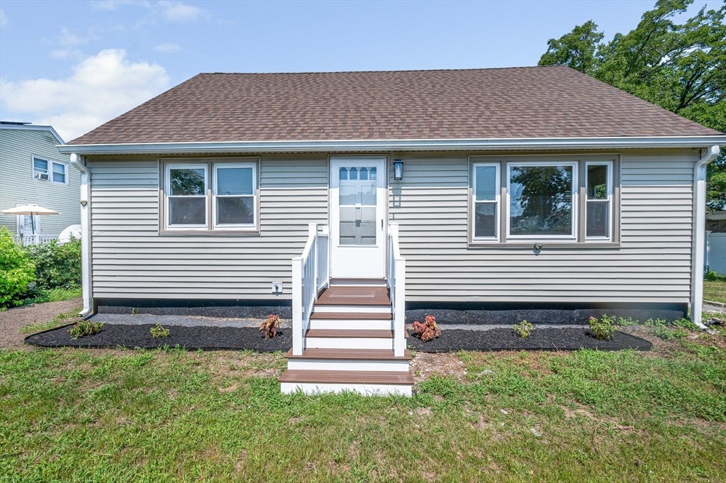 Photo of 68 Waldo St, Lowell, MA
