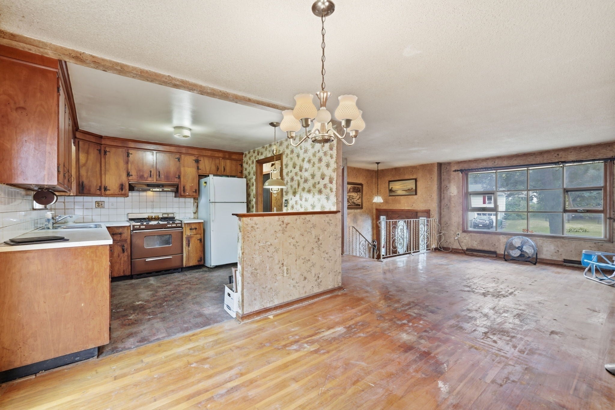 27 Forest Park Ave, Billerica, MA, 27 Forest Park Ave, Billerica, MA Photo #3