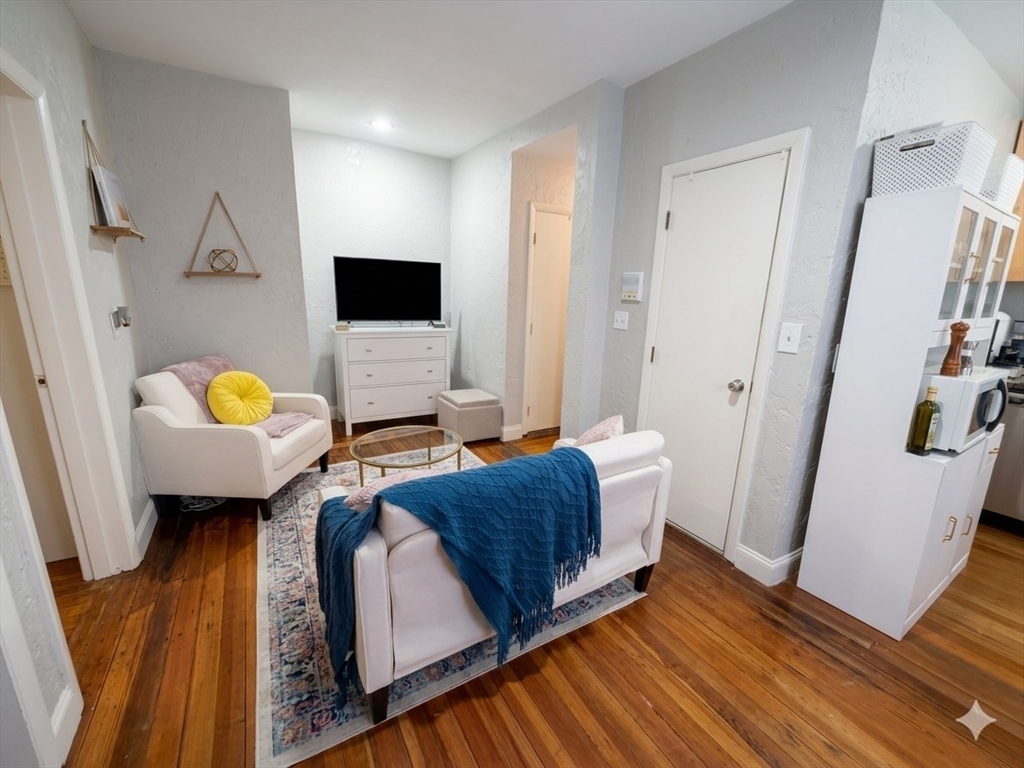 35 Charter Street 8