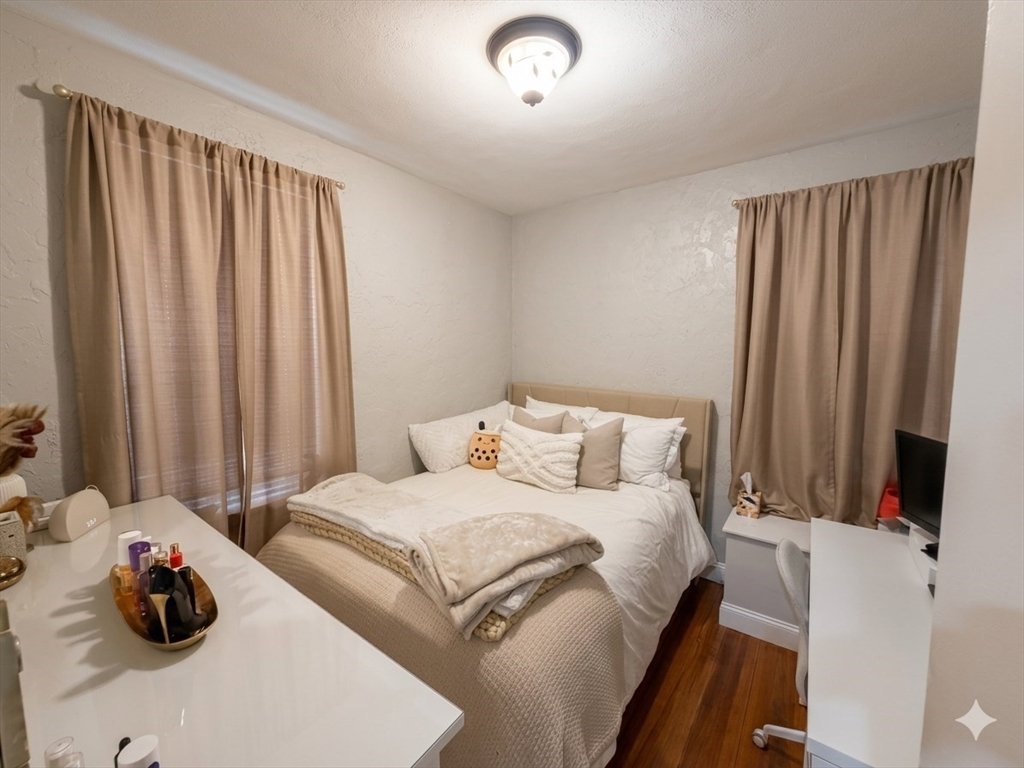 35 Charter Street 8