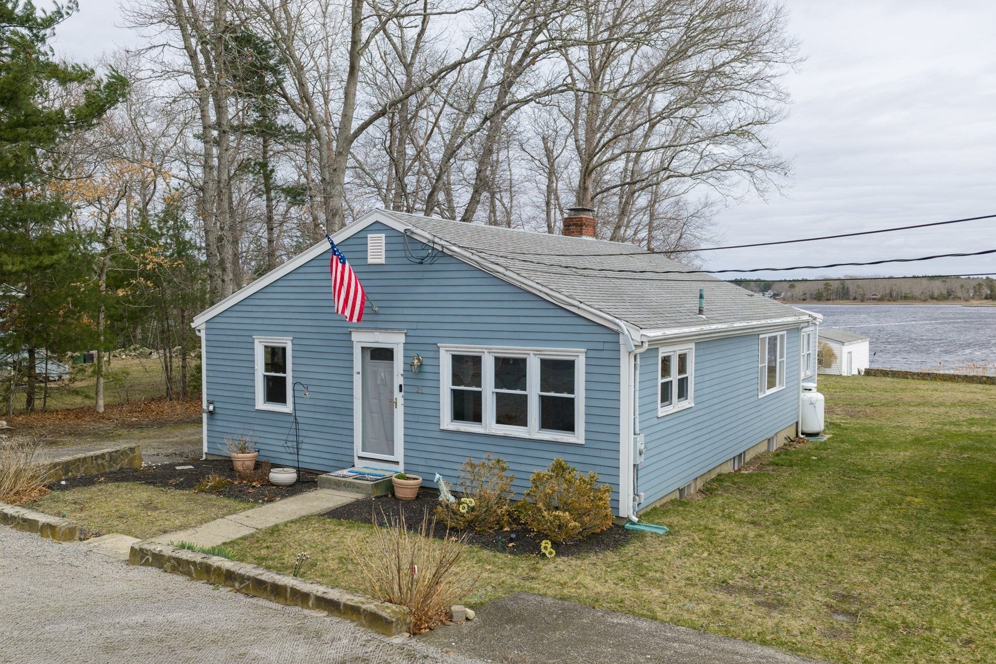 21 River Rd