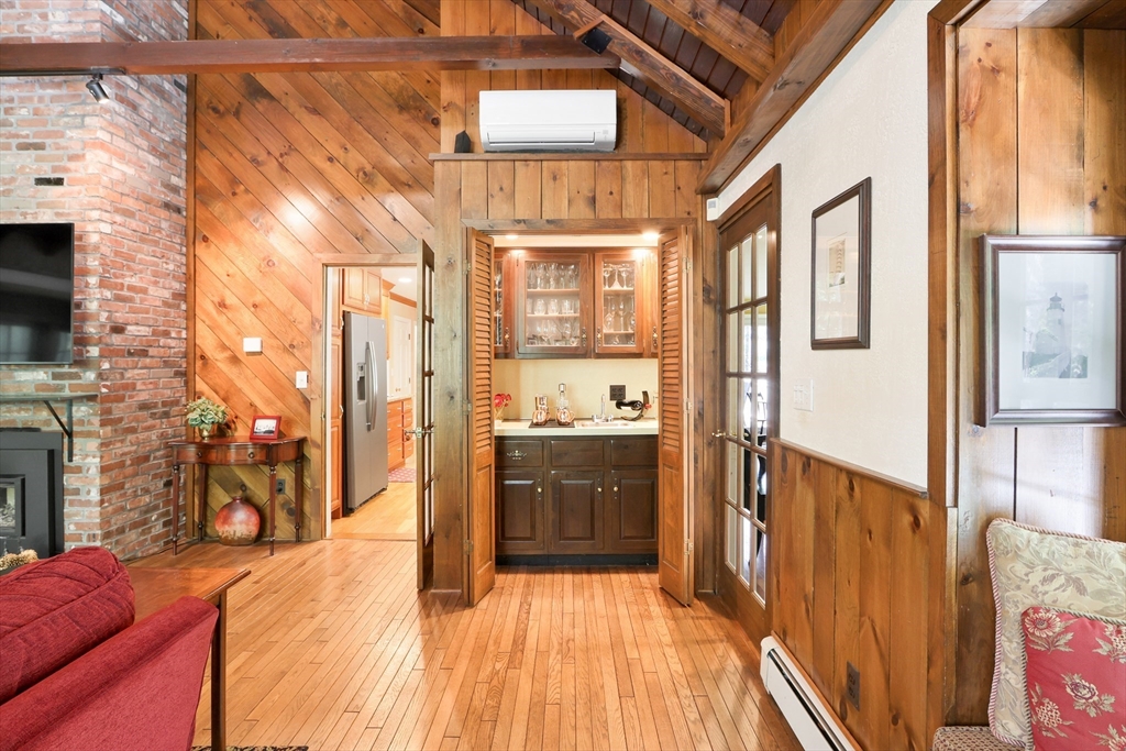 Sherborn, Massachusetts 01770, United States, 4 Bedrooms Bedrooms, ,3 BathroomsBathrooms,Residential,Active,145541