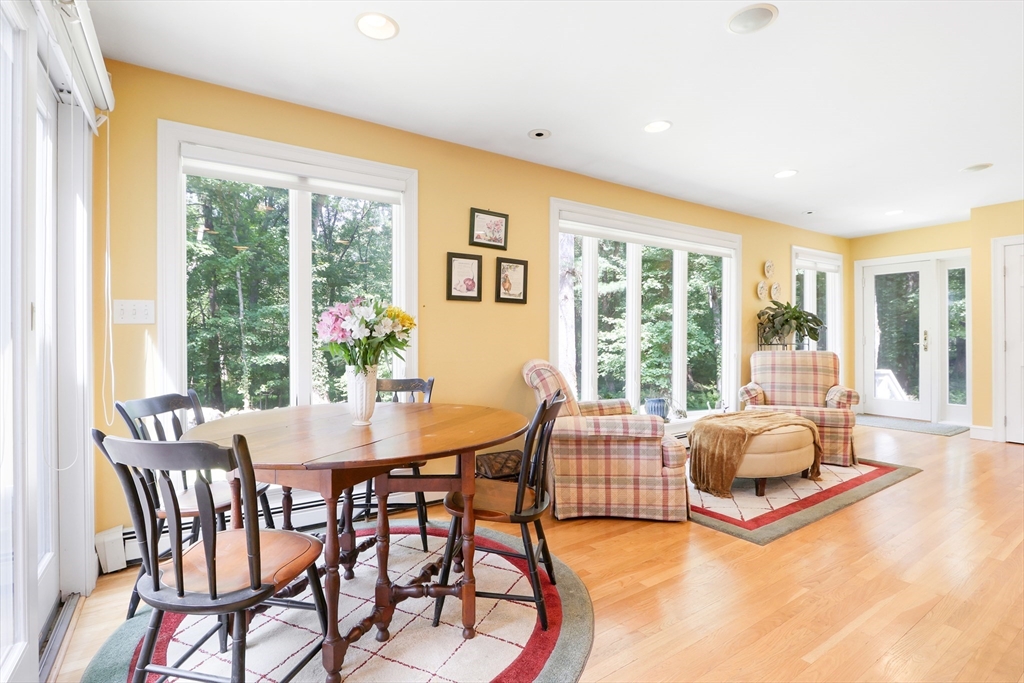 Sherborn, Massachusetts 01770, United States, 4 Bedrooms Bedrooms, ,3 BathroomsBathrooms,Residential,Active,145541