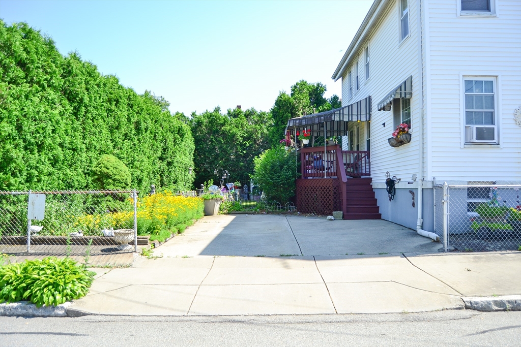348 North St