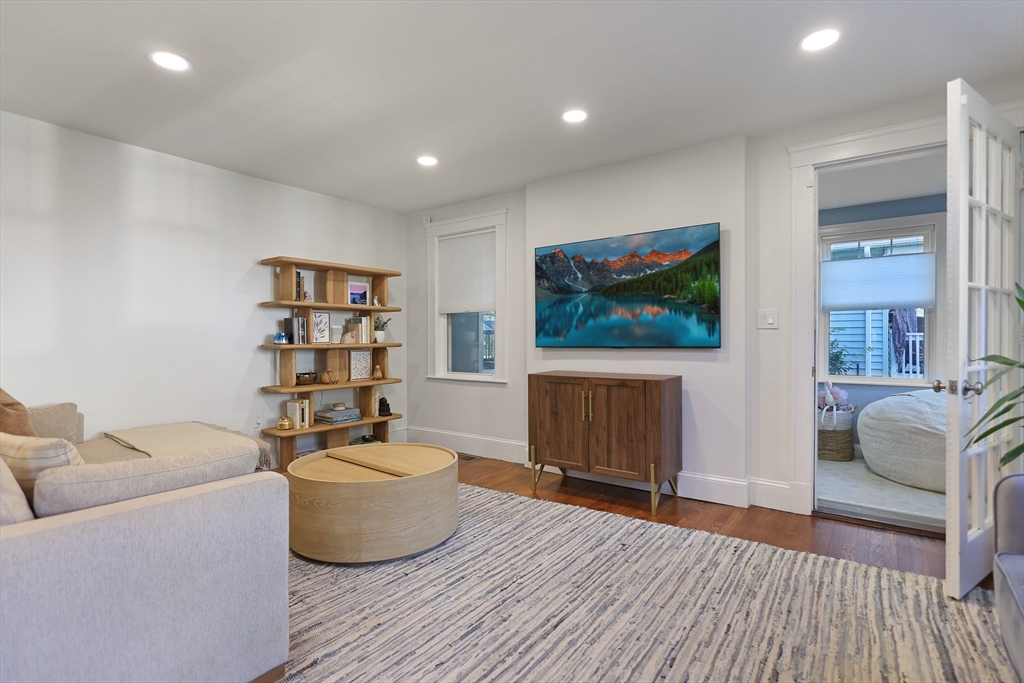 15 Whitman Road