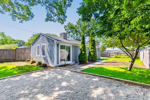 Single Family Residence in Yarmouth MA 17 Beach Rd.jpg