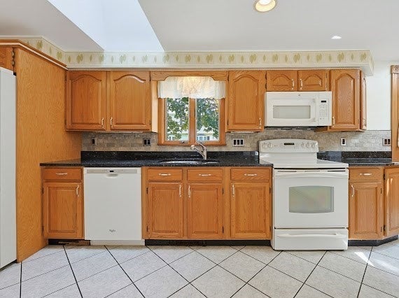 374 Plain St, Stoughton, MA, 374 Plain St, Stoughton, MA Photo #9