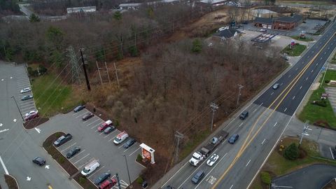 1425 Pleasant St Bridgewater MA 02324