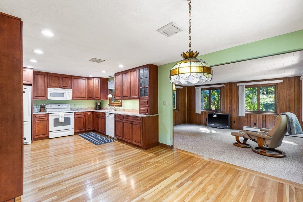 26 Atherton Rd, Foxboro, MA, 26 Atherton Rd, Foxboro, MA Photo #15