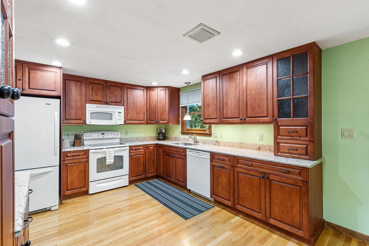 26 Atherton Rd, Foxboro, MA, 26 Atherton Rd, Foxboro, MA Photo #13