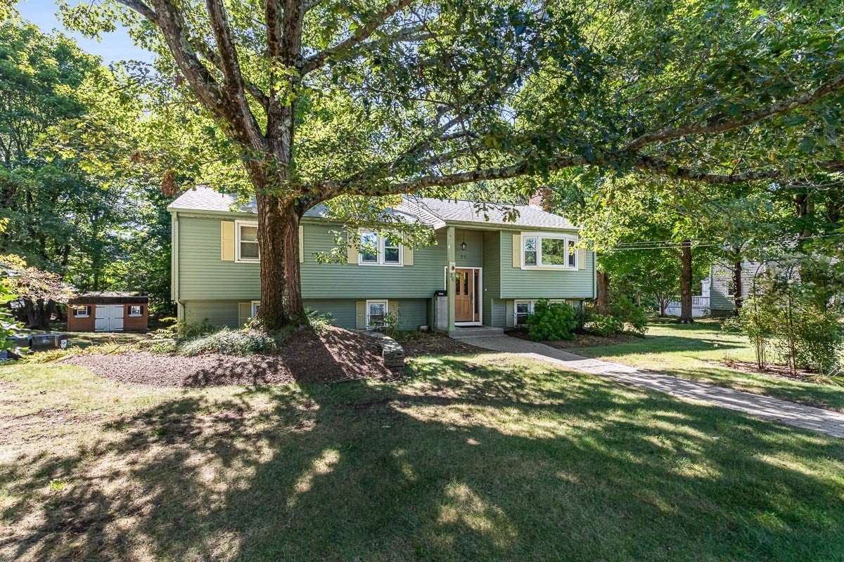 26 Atherton Rd, Foxboro, MA, 26 Atherton Rd, Foxboro, MA Photo #2