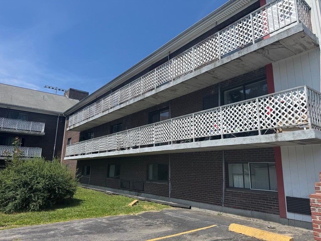 126 Beaver St 76
