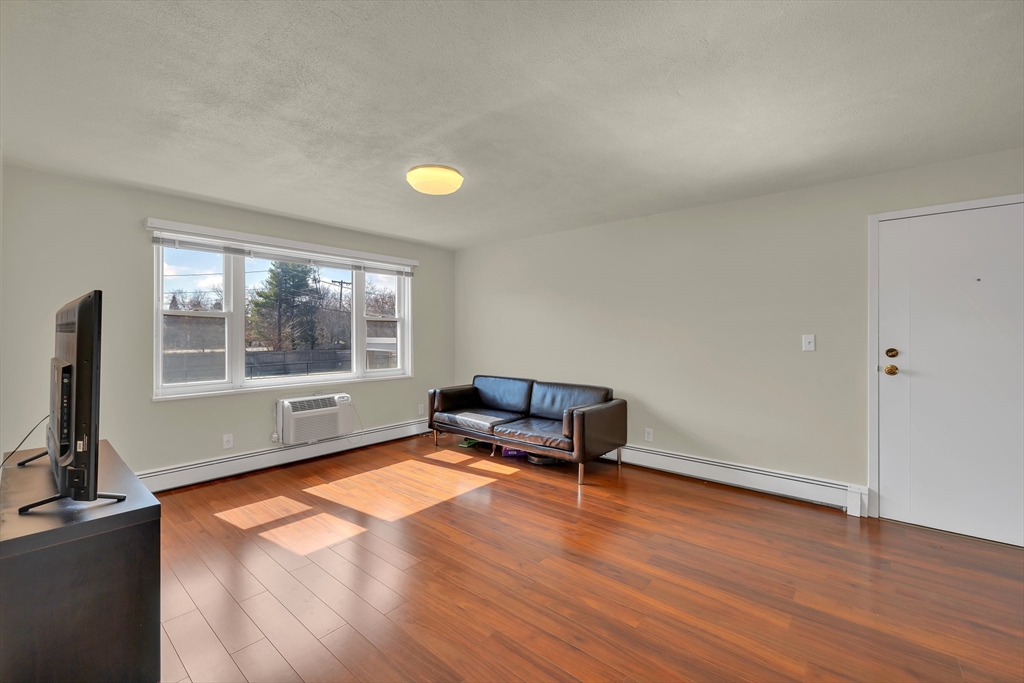 20 Whitman Rd 1-4