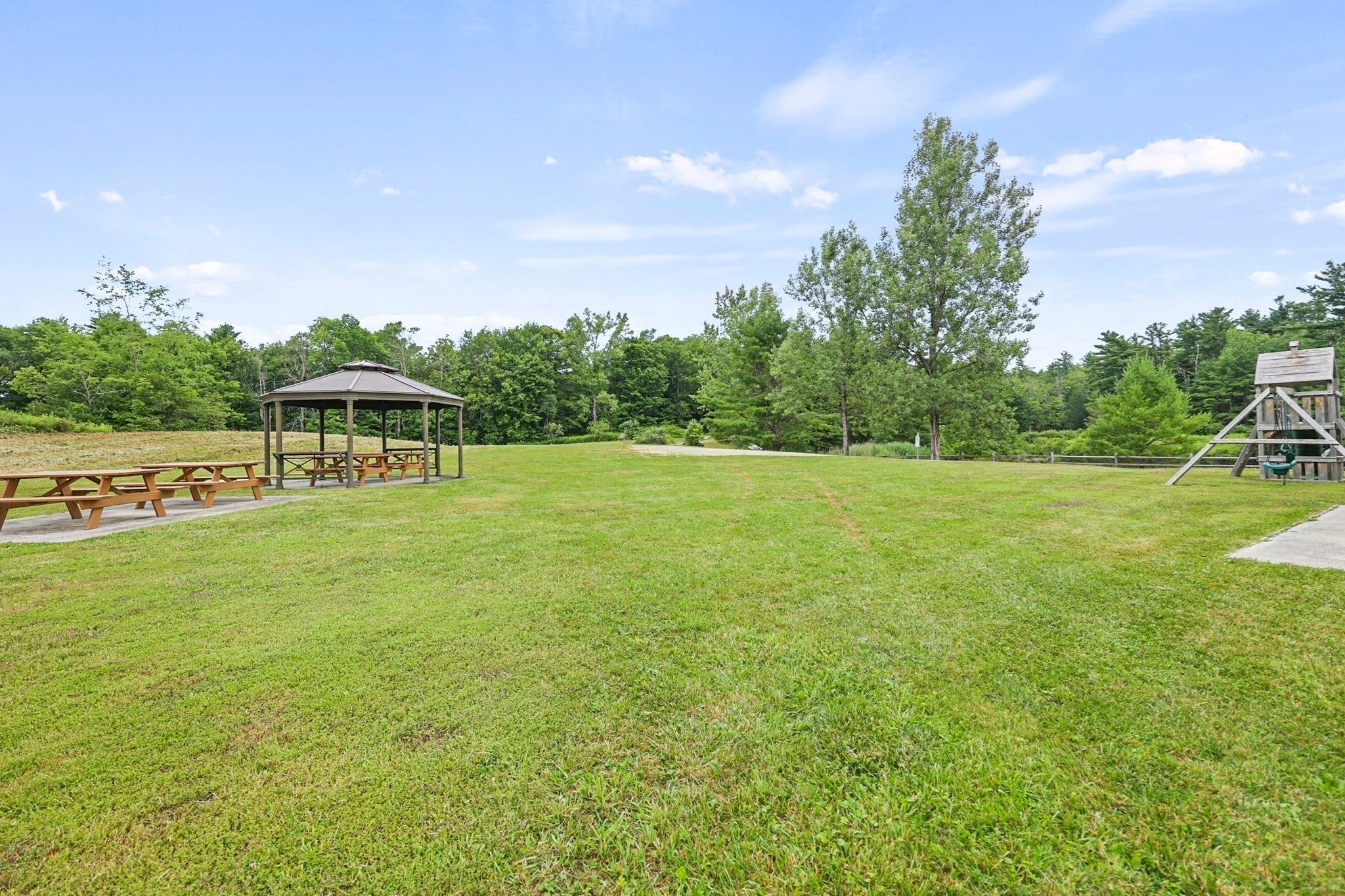 445 Beech Tree Lane, Becket, MA Photo #41